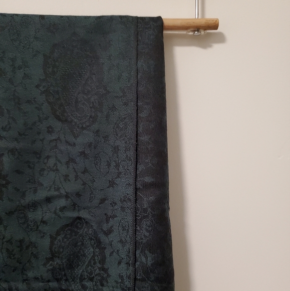 Woven Pattern Scarf - Picture 3 of 6